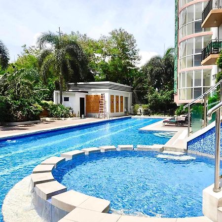 Paranaque City Lancris Residences 2 Bedroom Entire Apartment Near Airport With Pool מראה חיצוני תמונה
