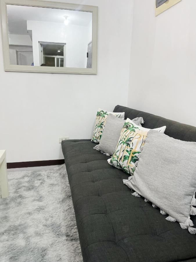 Paranaque City Lancris Residences 2 Bedroom Entire Apartment Near Airport With Pool מראה חיצוני תמונה
