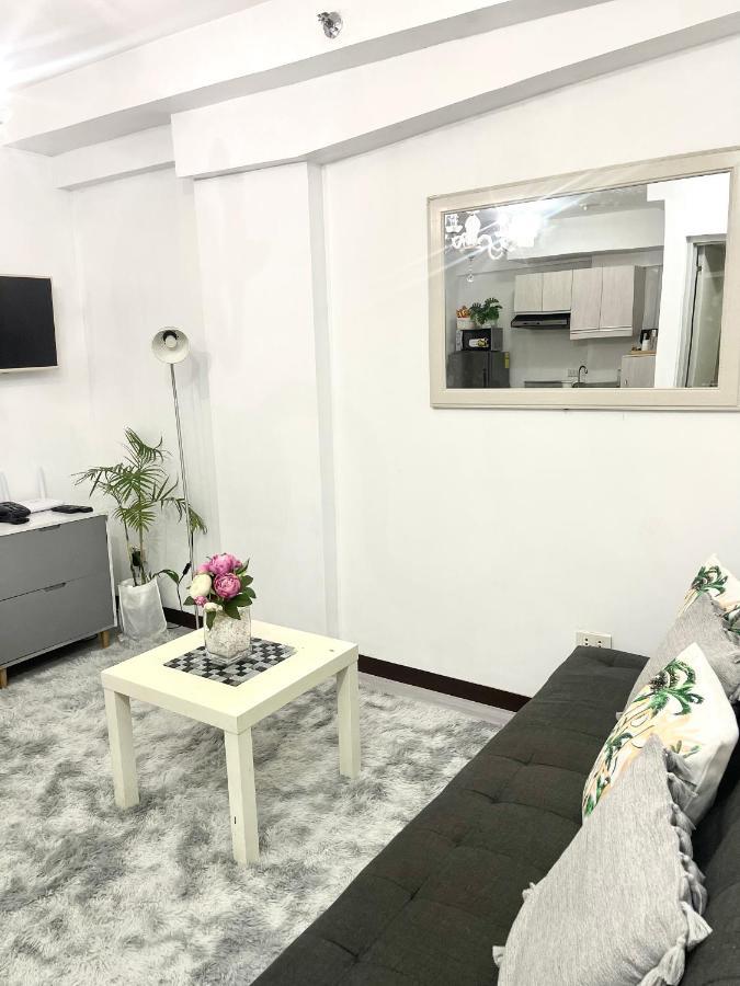 Paranaque City Lancris Residences 2 Bedroom Entire Apartment Near Airport With Pool מראה חיצוני תמונה