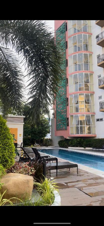 Paranaque City Lancris Residences 2 Bedroom Entire Apartment Near Airport With Pool מראה חיצוני תמונה