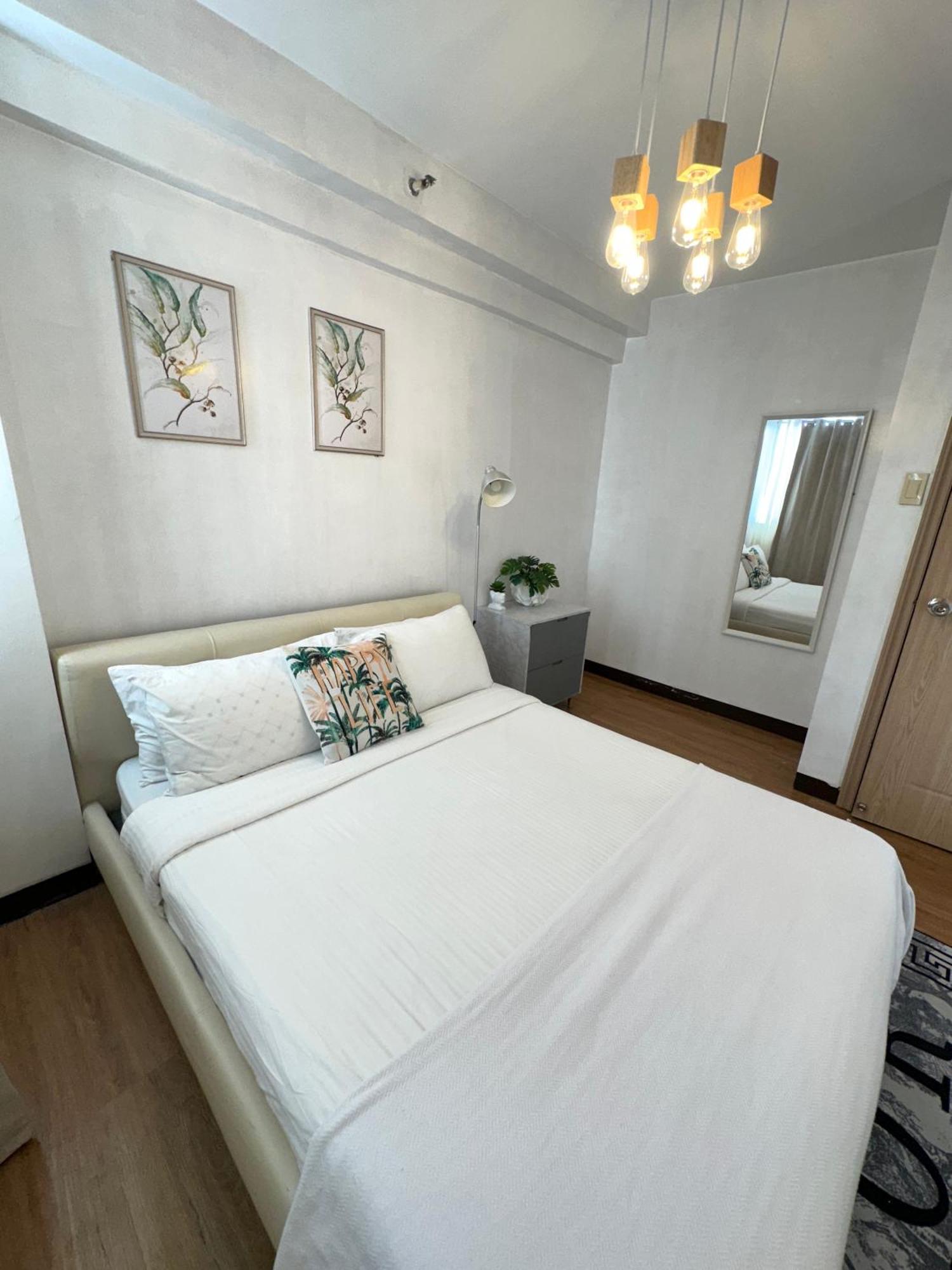 Paranaque City Lancris Residences 2 Bedroom Entire Apartment Near Airport With Pool מראה חיצוני תמונה