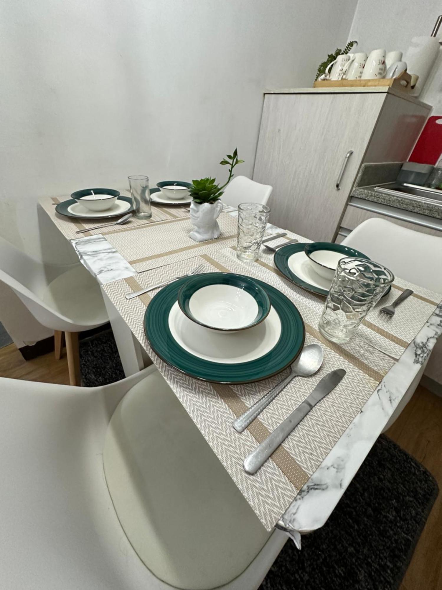 Paranaque City Lancris Residences 2 Bedroom Entire Apartment Near Airport With Pool מראה חיצוני תמונה